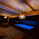 + Piscina Independiente