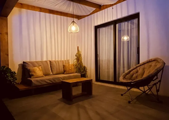 + Piscina Independiente Villa